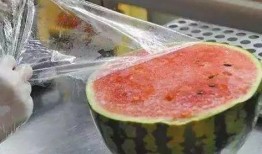 临夏瓜州男吃瓜,瓜州男子的独特“吃瓜”文化探秘