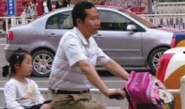 永清骑车吃瓜事件,一场意外引发的全民热议