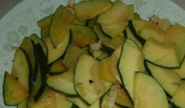 在农村吃瓜50字,吃瓜乐趣无限