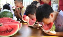 儿童吃瓜比赛,儿童吃瓜大赛欢乐上演