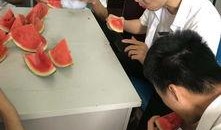 班级打架吃瓜,一场打架事件背后的“吃瓜”众生相