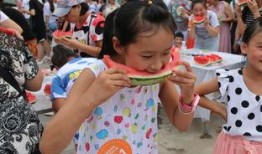 儿童吃瓜比赛,儿童吃瓜大赛欢乐上演