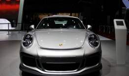 保时捷吃瓜群,揭秘豪车圈层的热议与趣闻