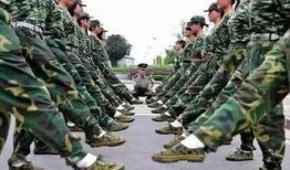 潍坊军训吃瓜教学,吃瓜学生见证成长瞬间