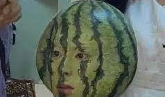 看见吃瓜的人,吃瓜者的生活剪影