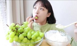 小姐姐吃葡萄瓜,小姐姐的甜蜜食光