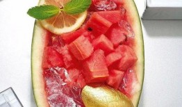 孕妇梦见吃瓜吃杏,瓜果飘香，预示着孕育新生命的甜蜜期待