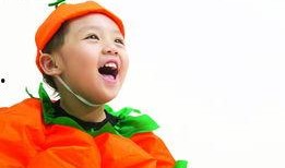 大笑照片吃瓜图片大全