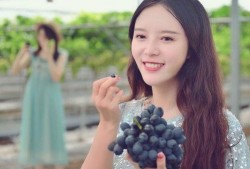 小姐姐吃葡萄瓜,小姐姐的甜蜜食光