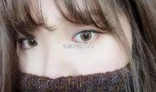 女的化妆吃瓜,女性日常妆容与吃瓜时光