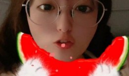 少女日常吃瓜,瓜田里的甜蜜生活