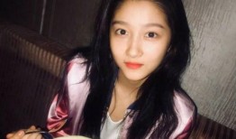 拍照姿势吃瓜图片,吃瓜群众演绎“瓜界新风尚”