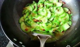 西湖边吃瓜事件,一场网络热议背后的真相揭秘