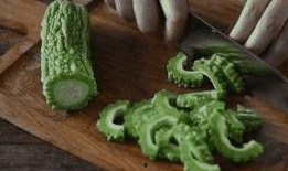 吃中药能吃凉瓜,吃中药时，凉瓜的适宜搭配与禁忌