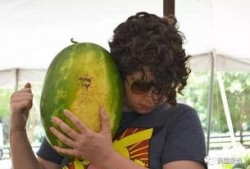 外国网上吃瓜,外国网友的“吃瓜”盛宴